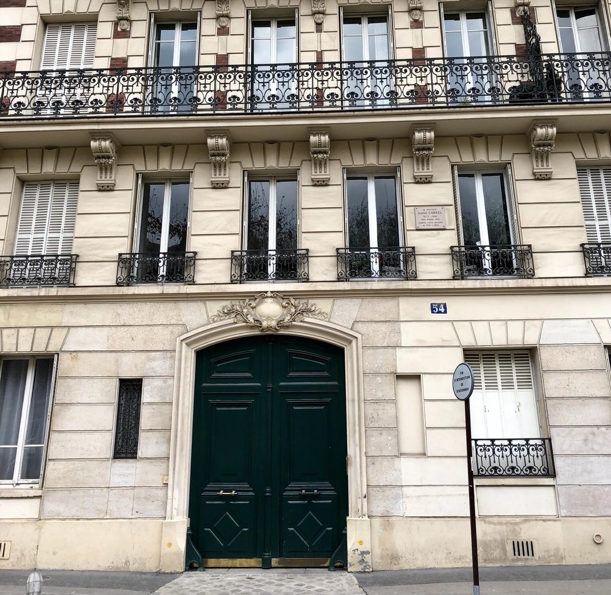 Alexis Carrel's house closer.jpg